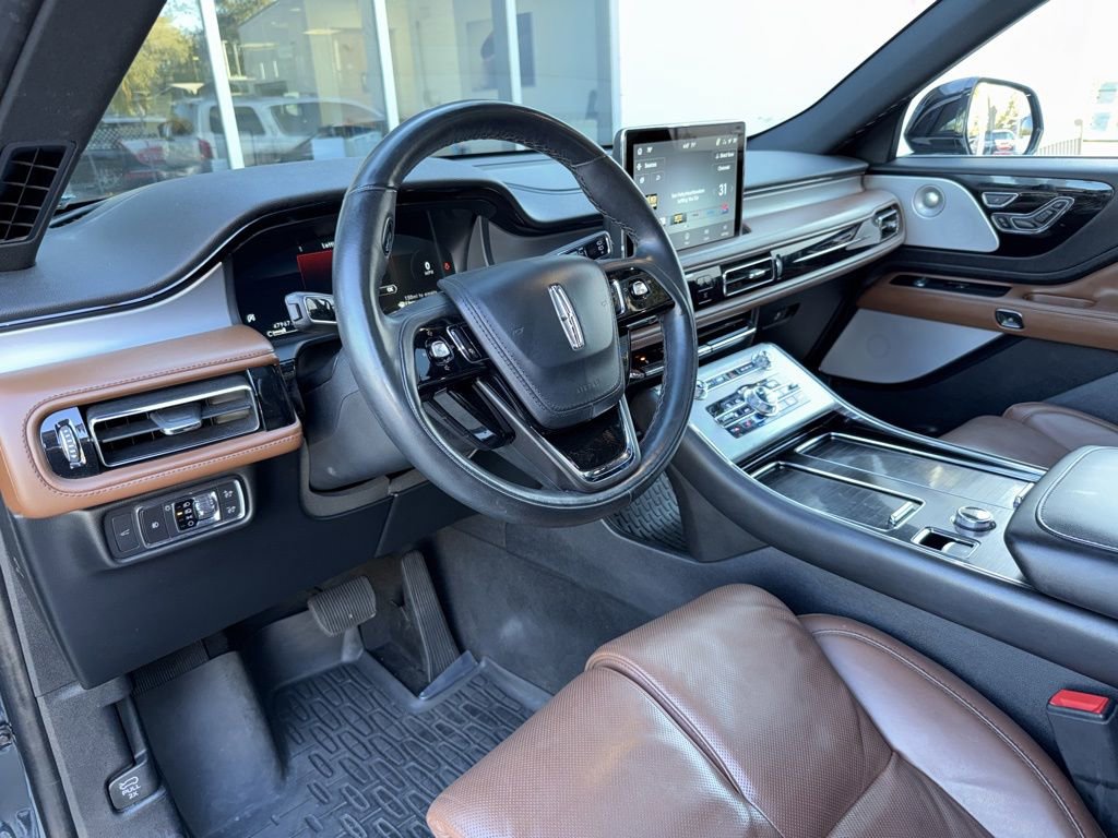 Used 2023 Lincoln Aviator Reserve w/ Equipment Group 201A image 17