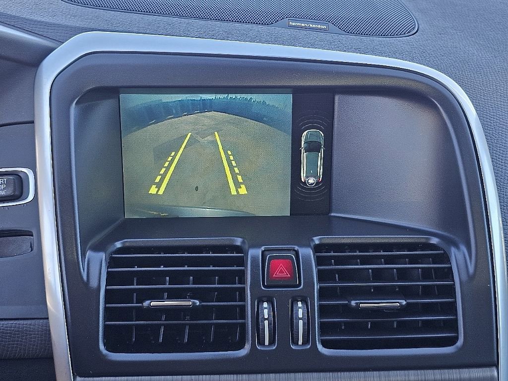 Used 2016 Volvo XC60 T5 Platinum w/ Protection Package FWD image 36