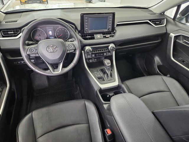 Used 2021 Toyota RAV4 XLE Premium AWD/4WD image 20