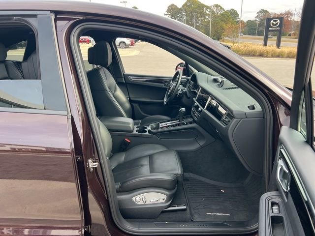 Used 2023 Porsche Macan image 35