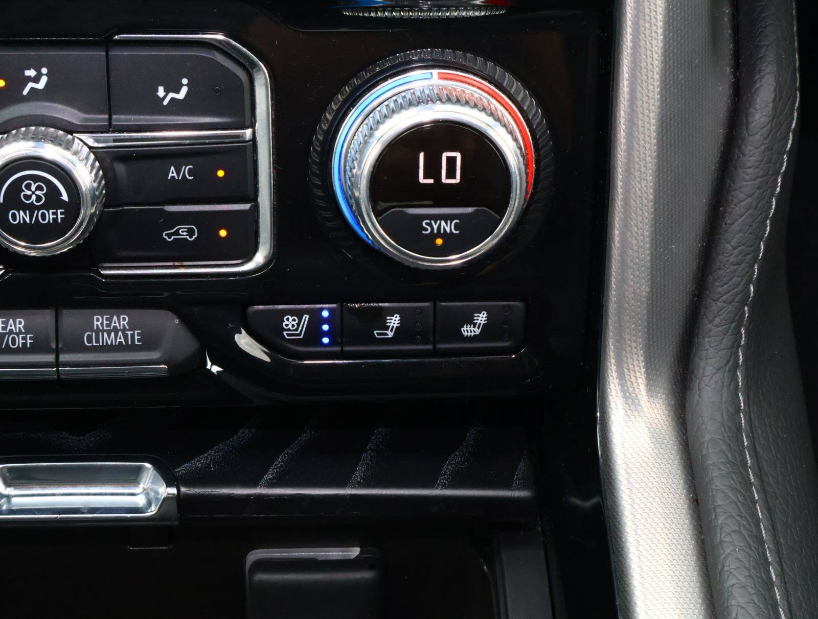 Used 2024 GMC Yukon Denali AWD/4WD image 27
