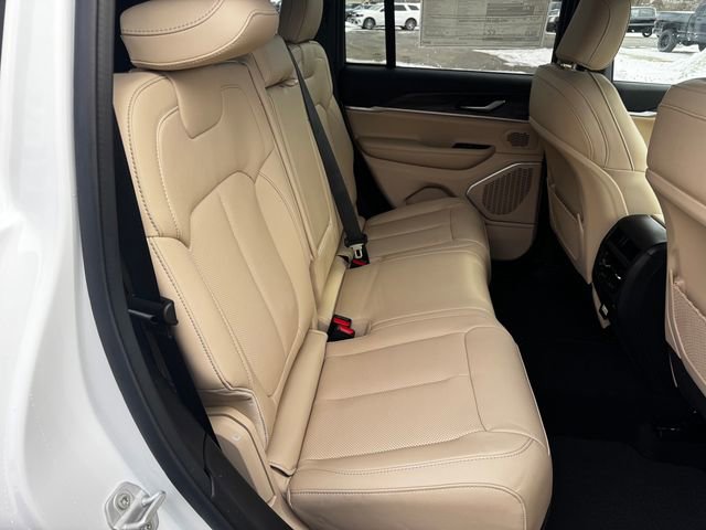 New 2026 Jeep Grand Cherokee Limited w/ Luxury Tech Group II image 16