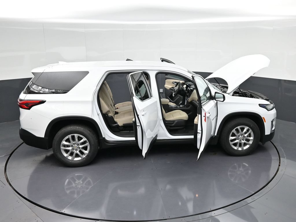 Used 2023 Chevrolet Traverse LS FWD image 36