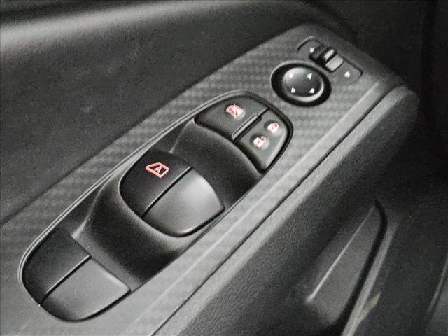 Used 2025 Nissan Altima 2.5 SV image 17