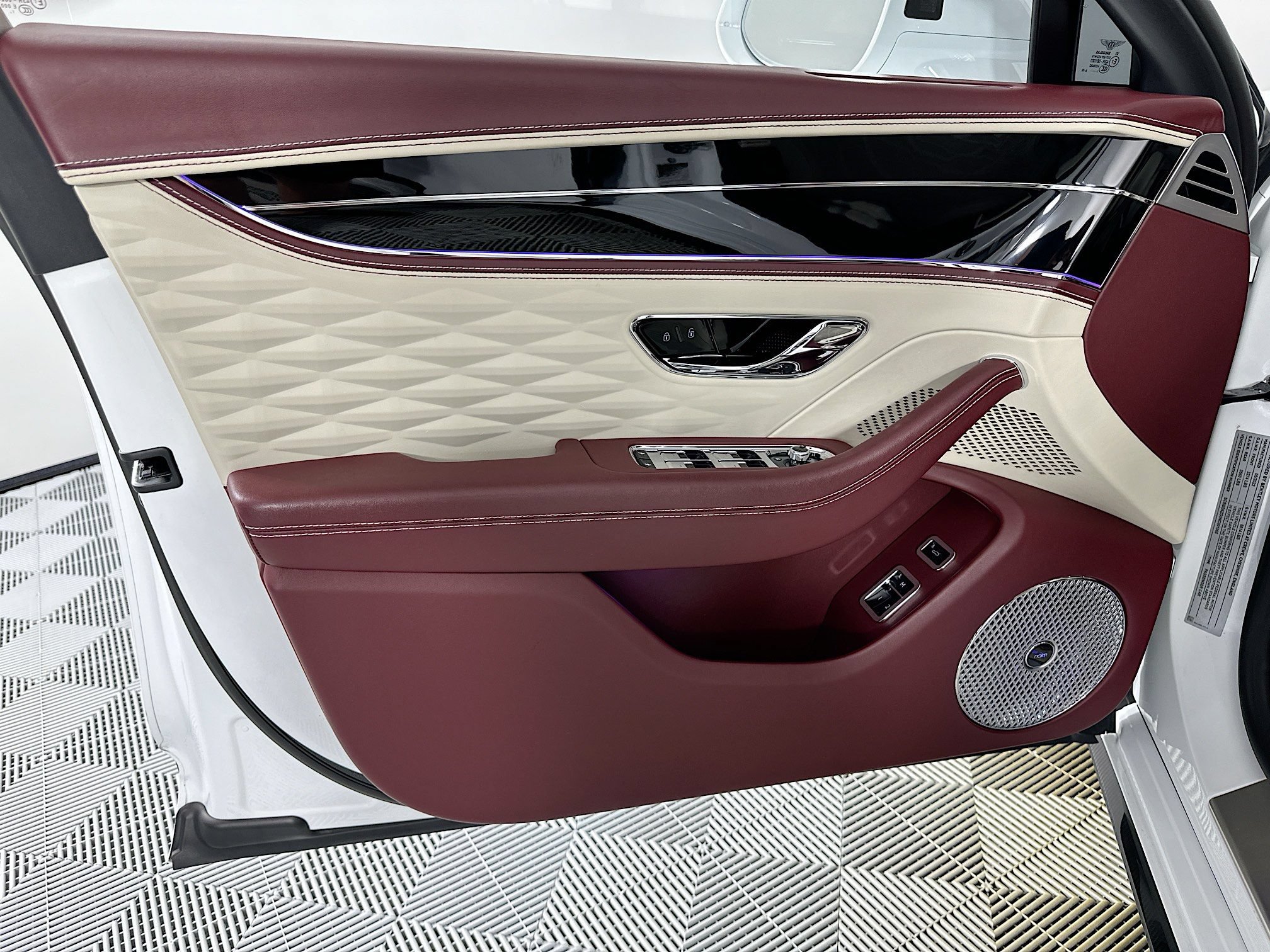 Certified 2022 Bentley Flying Spur W12 AWD/4WD image 17