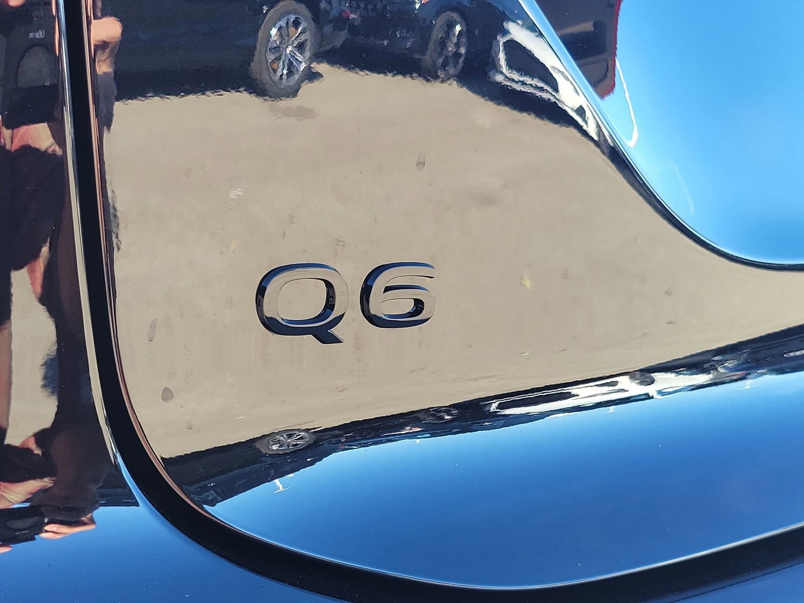 New 2025 Audi Q6 e-tron Premium Plus image 7