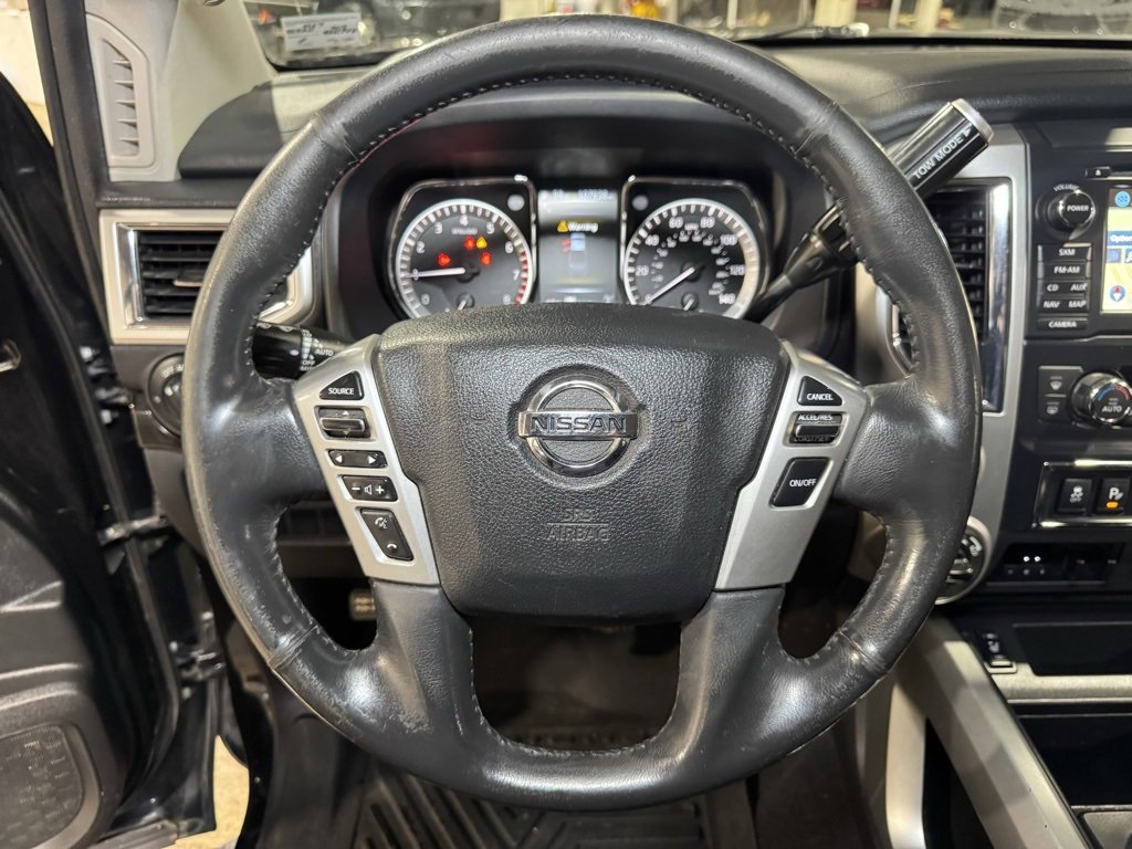 Used 2018 Nissan Titan SV w/ SV Convenience Package image 19