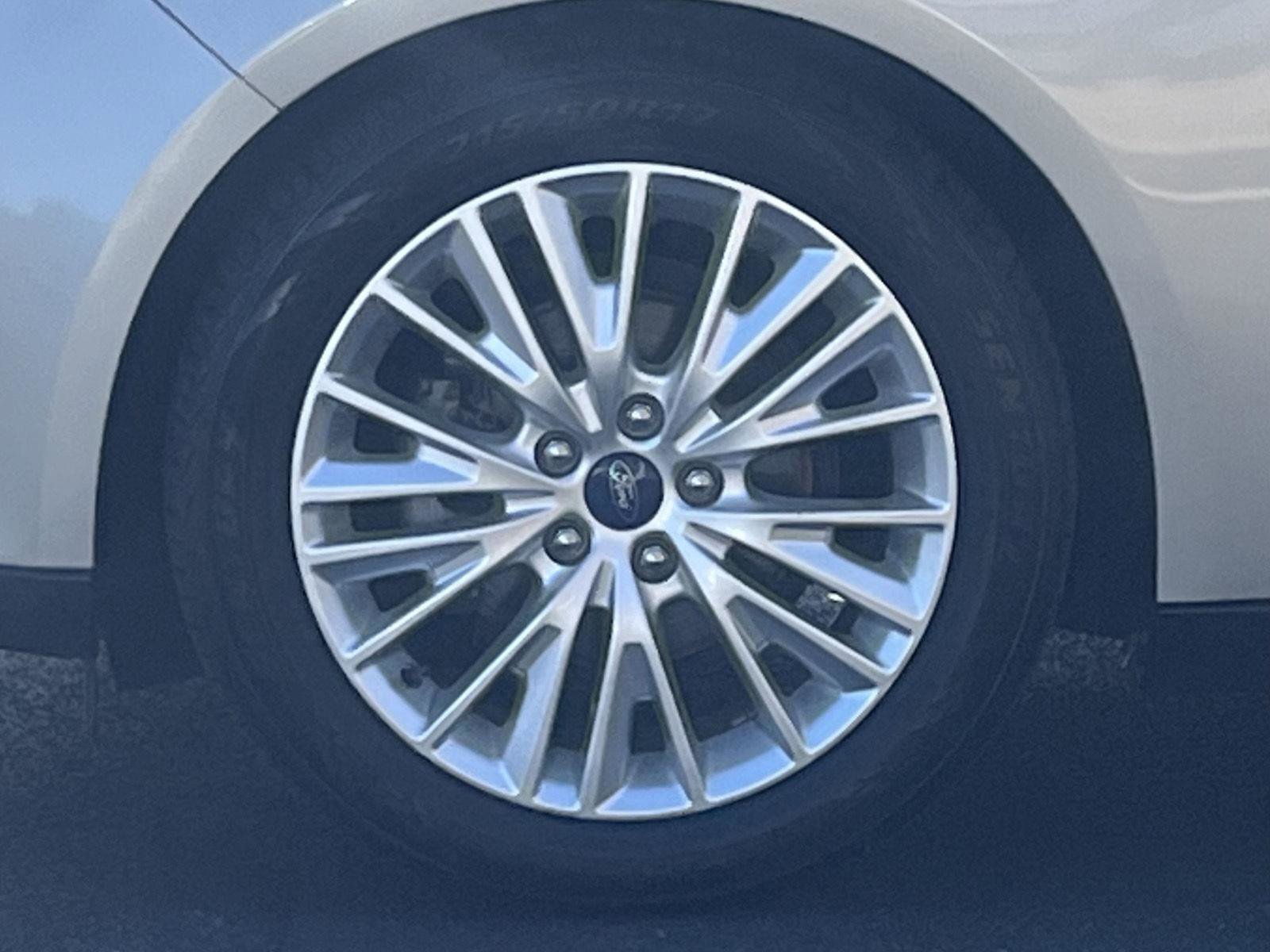 Used 2018 Ford Focus Titanium w/ Titanium Technology Package image 31