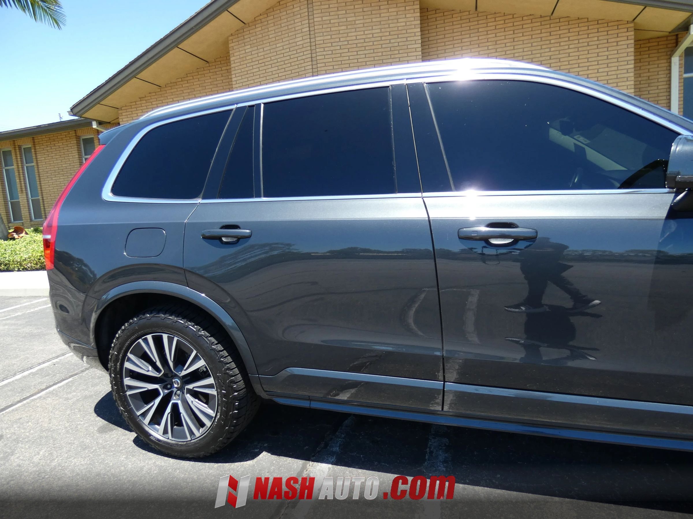 Used 2022 Volvo XC90 T5 Momentum w/ Climate Package AWD/4WD image 6