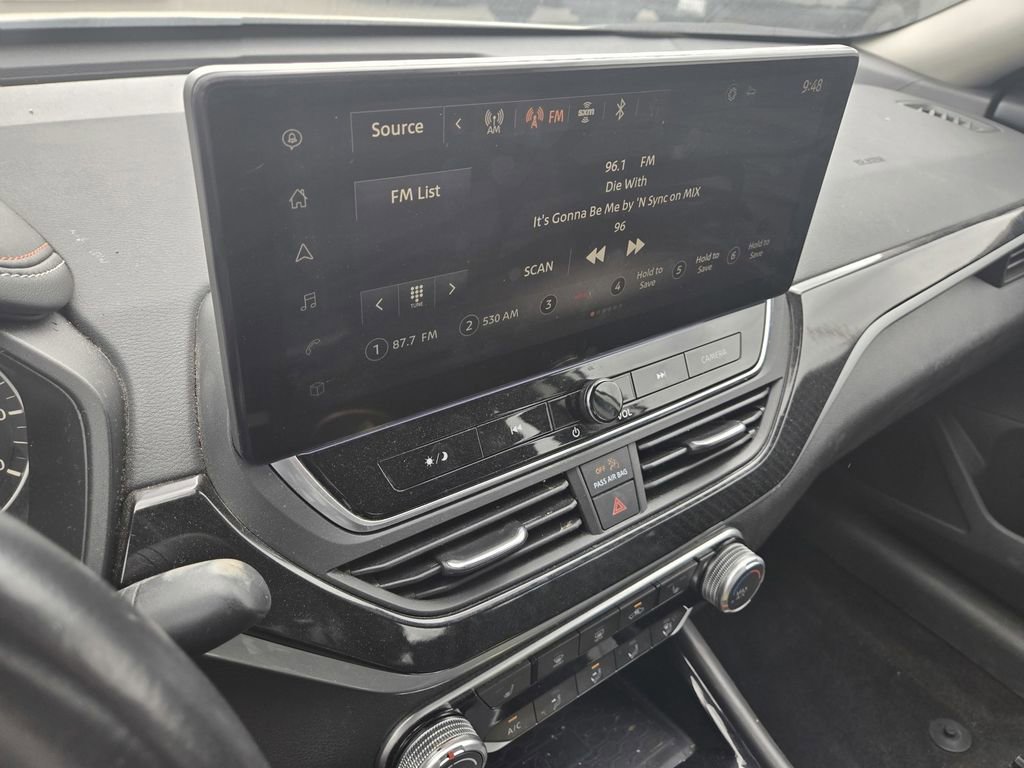 Used 2023 Nissan Altima 2.5 SR w/ SR Premium Package FWD image 15