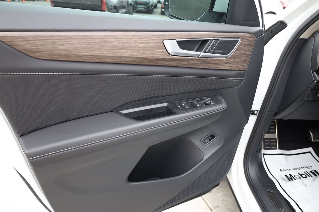 Used 2025 Volkswagen Atlas SEL Premium R-Line AWD/4WD image 10