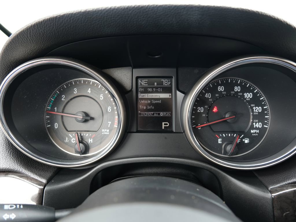 Used 2011 Jeep Grand Cherokee Laredo image 6