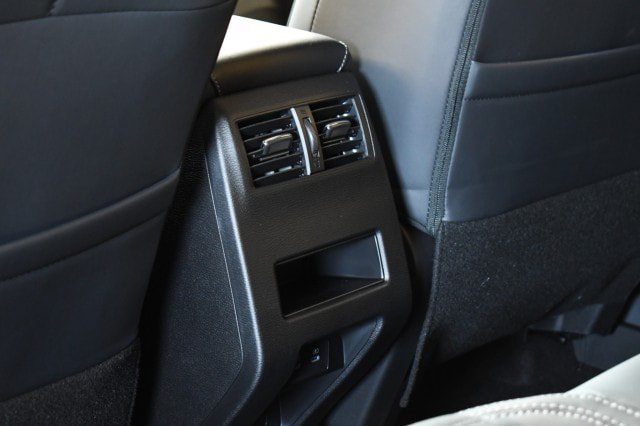 New 2026 Mitsubishi Outlander AWD image 32