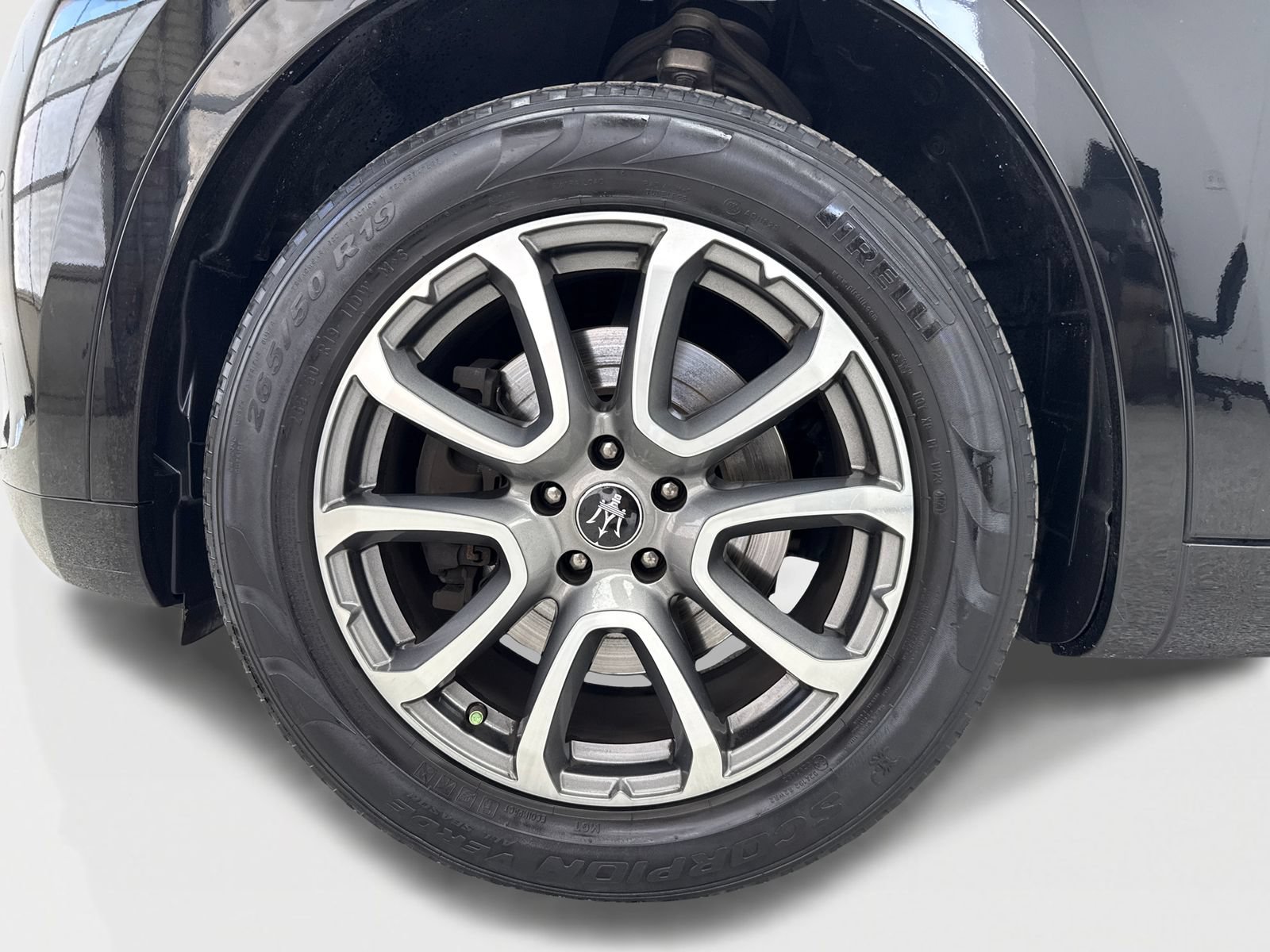 Used 2019 Maserati Levante AWD/4WD image 52