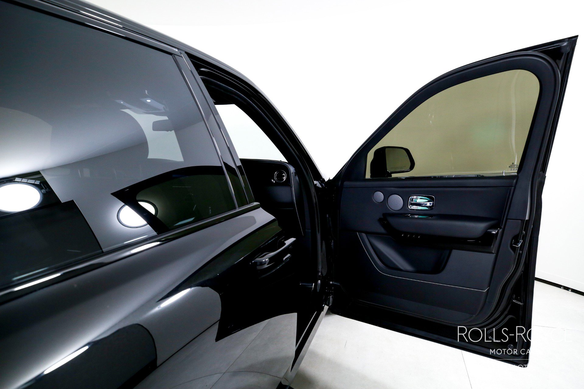 Used 2026 Rolls-Royce Cullinan image 29