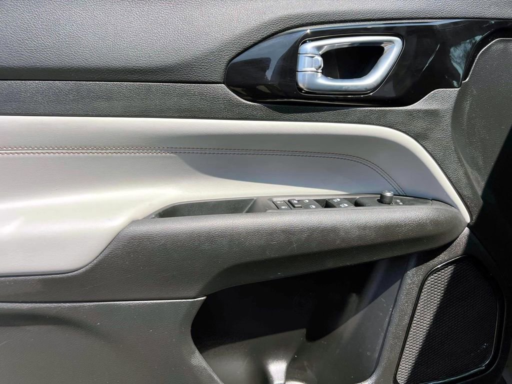 Certified 2022 Jeep Compass Limited image 12