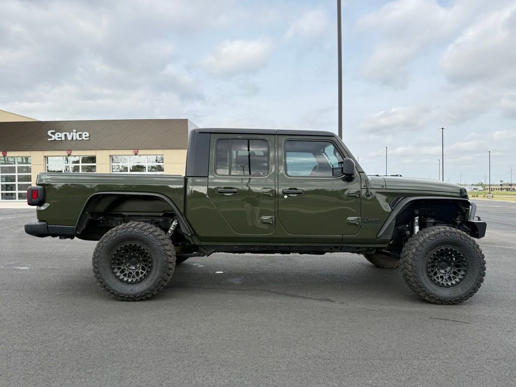 Used 2022 Jeep Gladiator Sport image 9