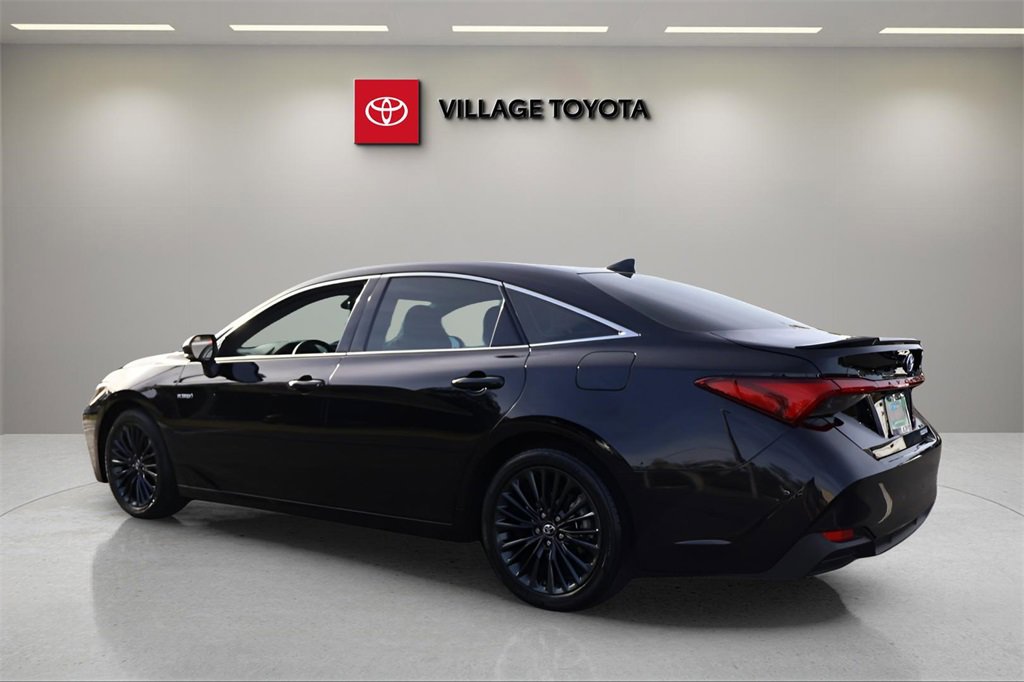 Certified 2019 Toyota Avalon XSE image 4