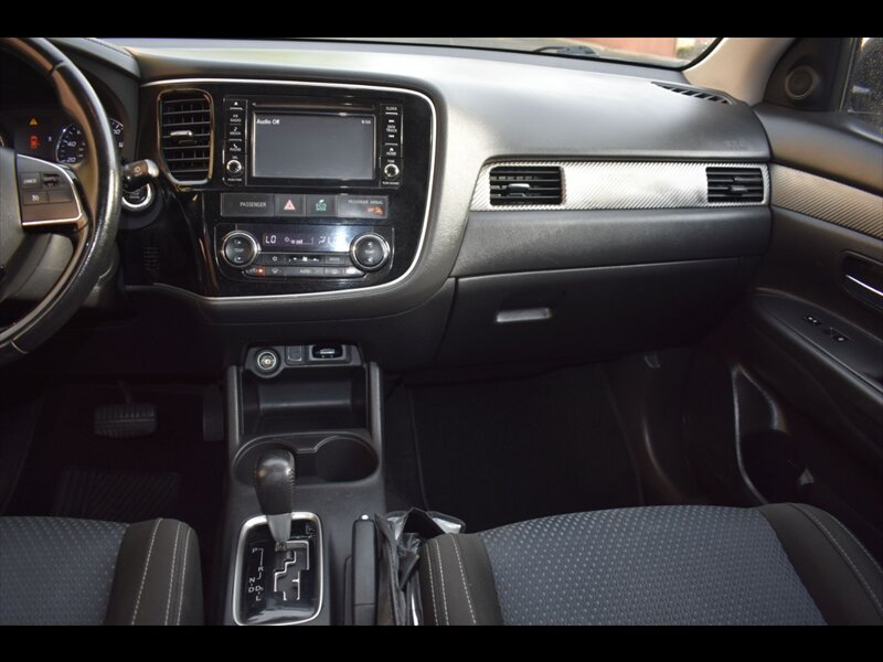 Used 2016 Mitsubishi Outlander SE FWD image 28
