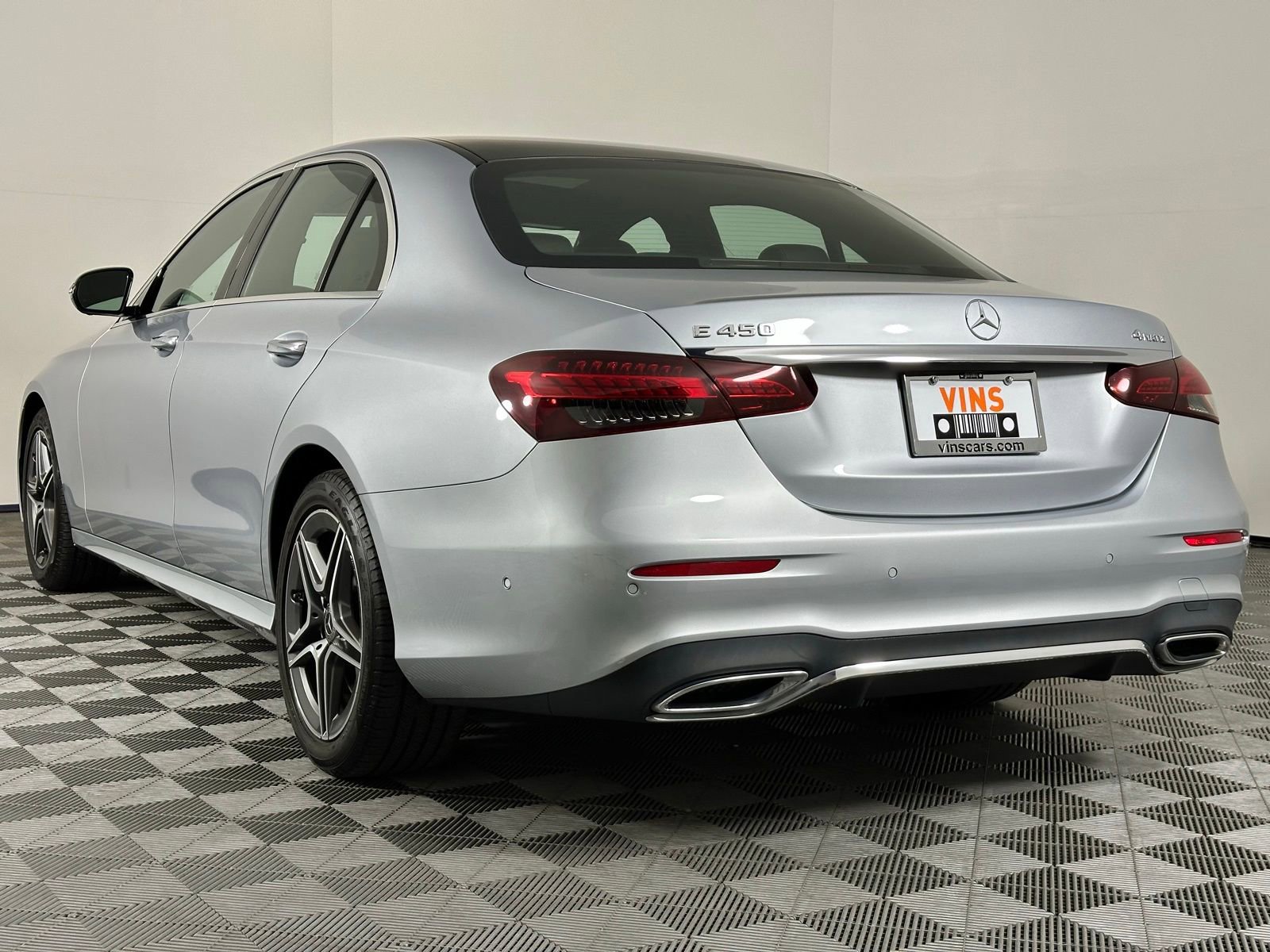 Used 2022 Mercedes-Benz E 450 4MATIC Sedan image 36