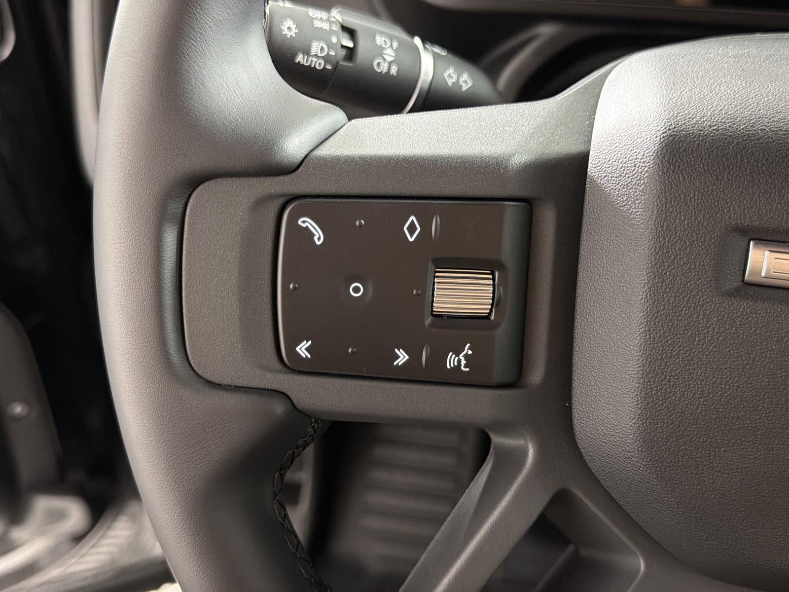 New 2026 Land Rover Defender 110 X-Dynamic SE image 11