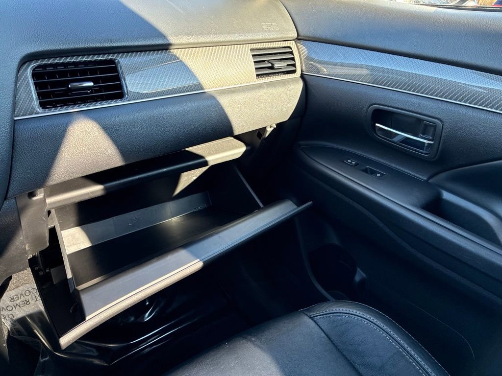 Used 2020 Mitsubishi Outlander SEL image 39