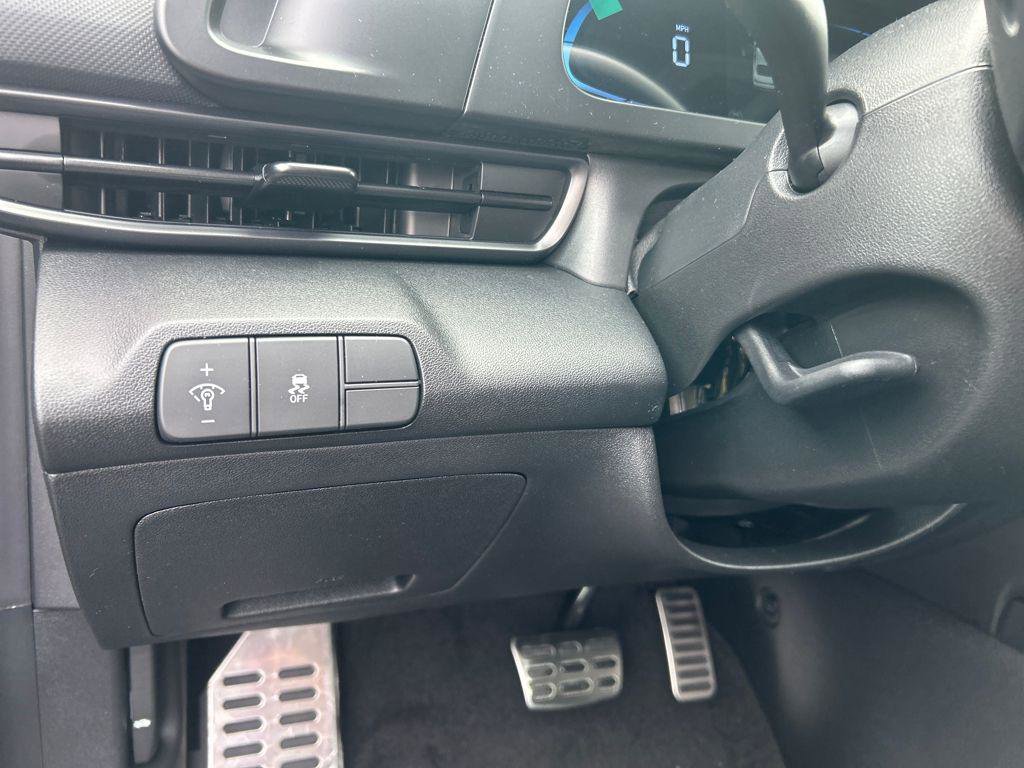 New 2026 Hyundai Elantra SEL Sport Premium image 17