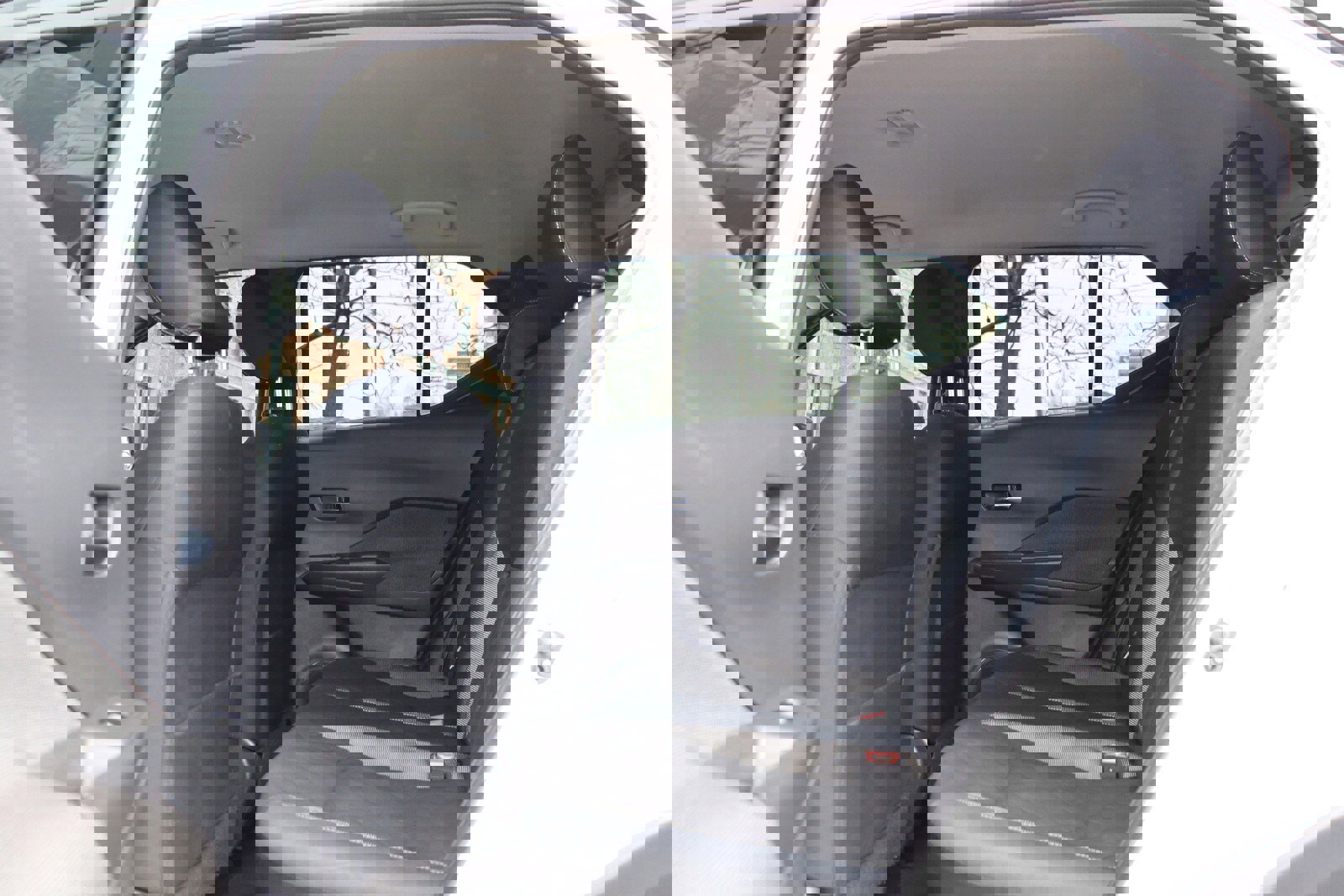 Used 2018 Nissan Kicks SV image 14