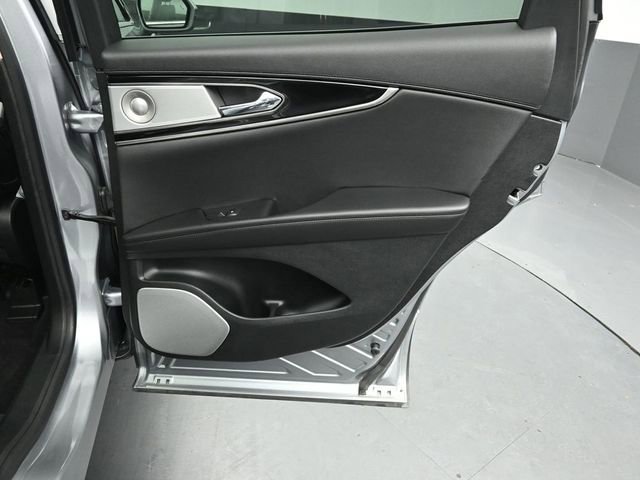 Certified 2023 Lincoln Nautilus Reserve w/ Equipment Group 202A image 28