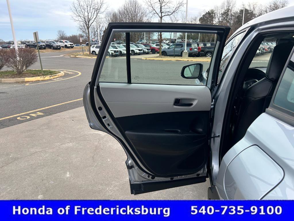 Used 2025 Toyota Corolla Cross L image 8