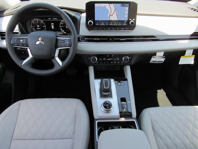 New 2025 Mitsubishi Outlander SEL image 10