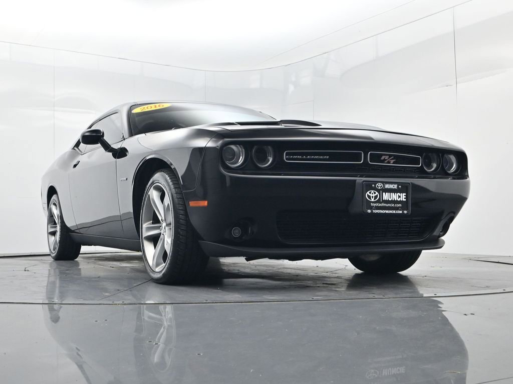 Used 2016 Dodge Challenger R/T RWD image 40