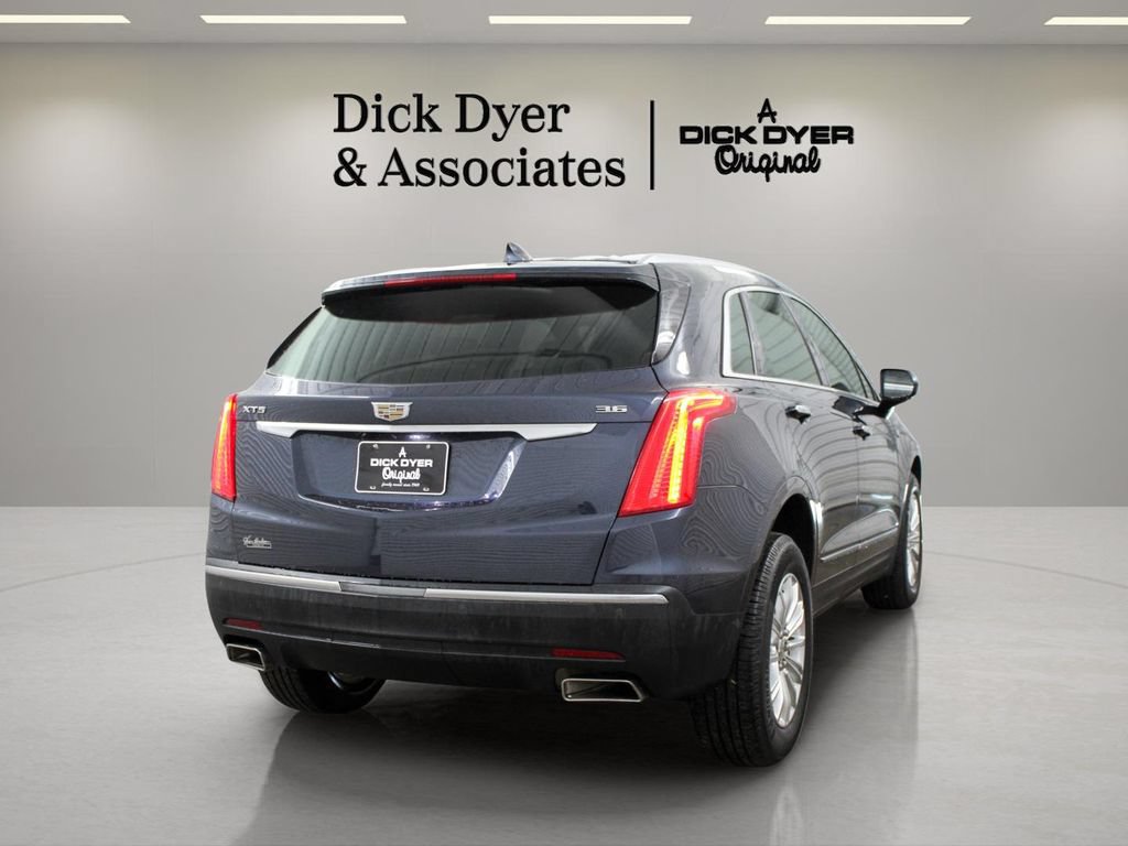 Used 2019 Cadillac XT5 FWD image 11