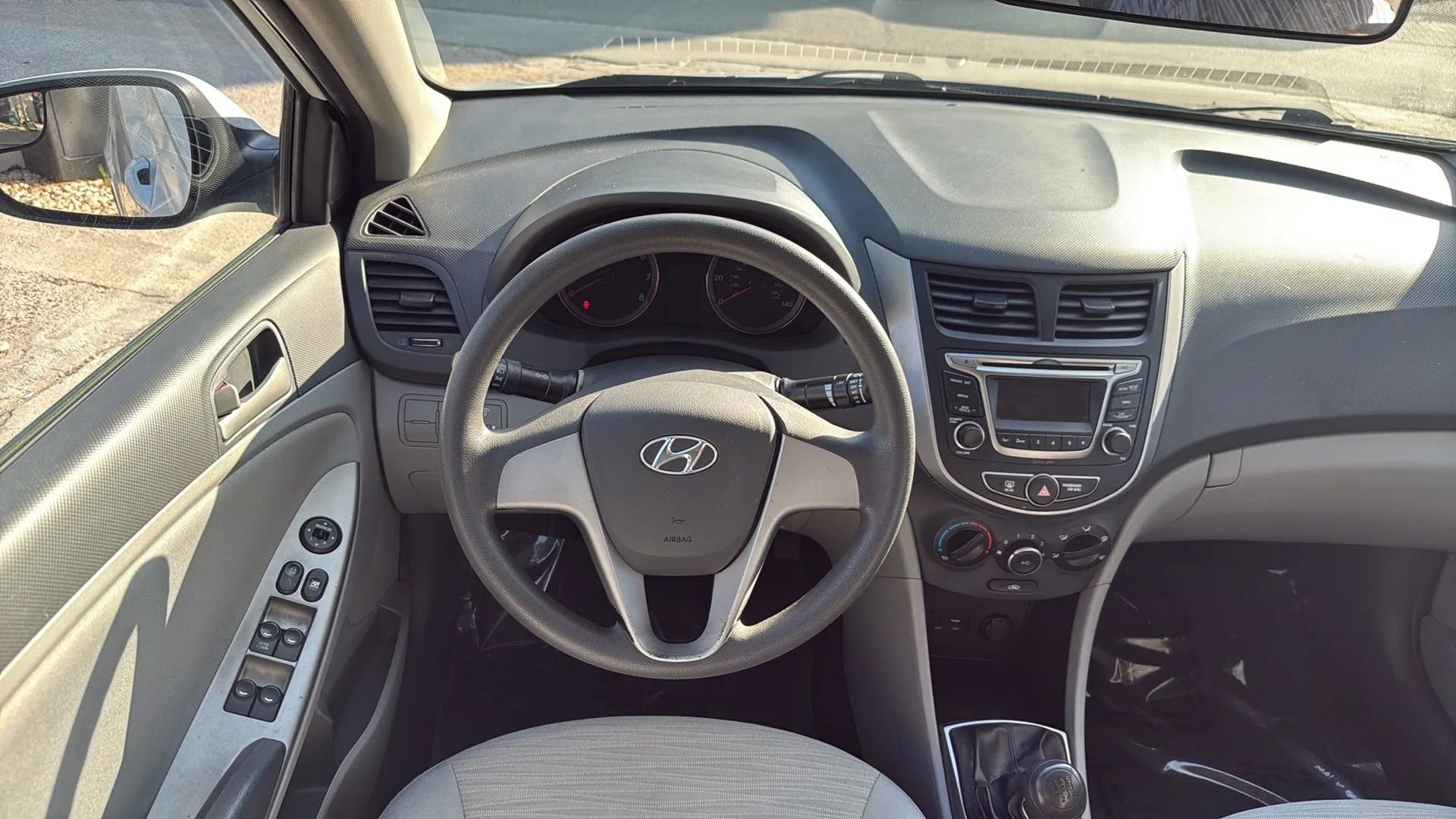 Used 2015 Hyundai Accent GLS image 25