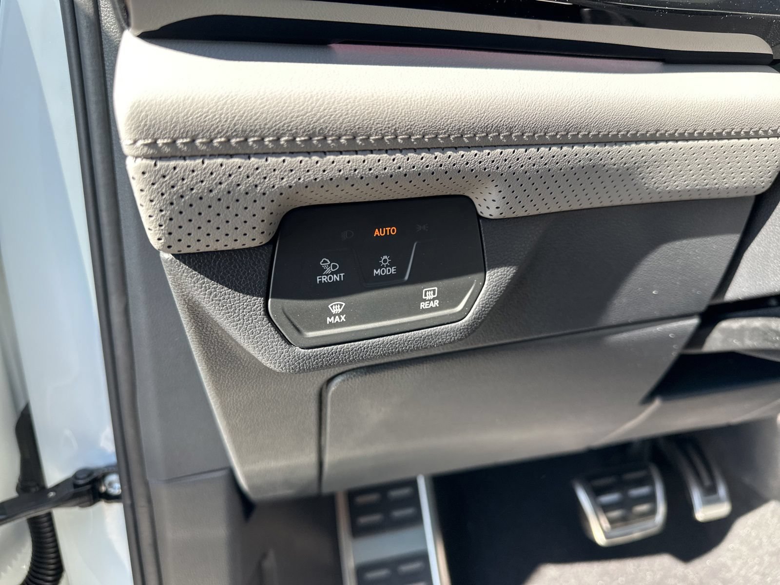 New 2026 Volkswagen Atlas Peak Edition AWD/4WD image 15