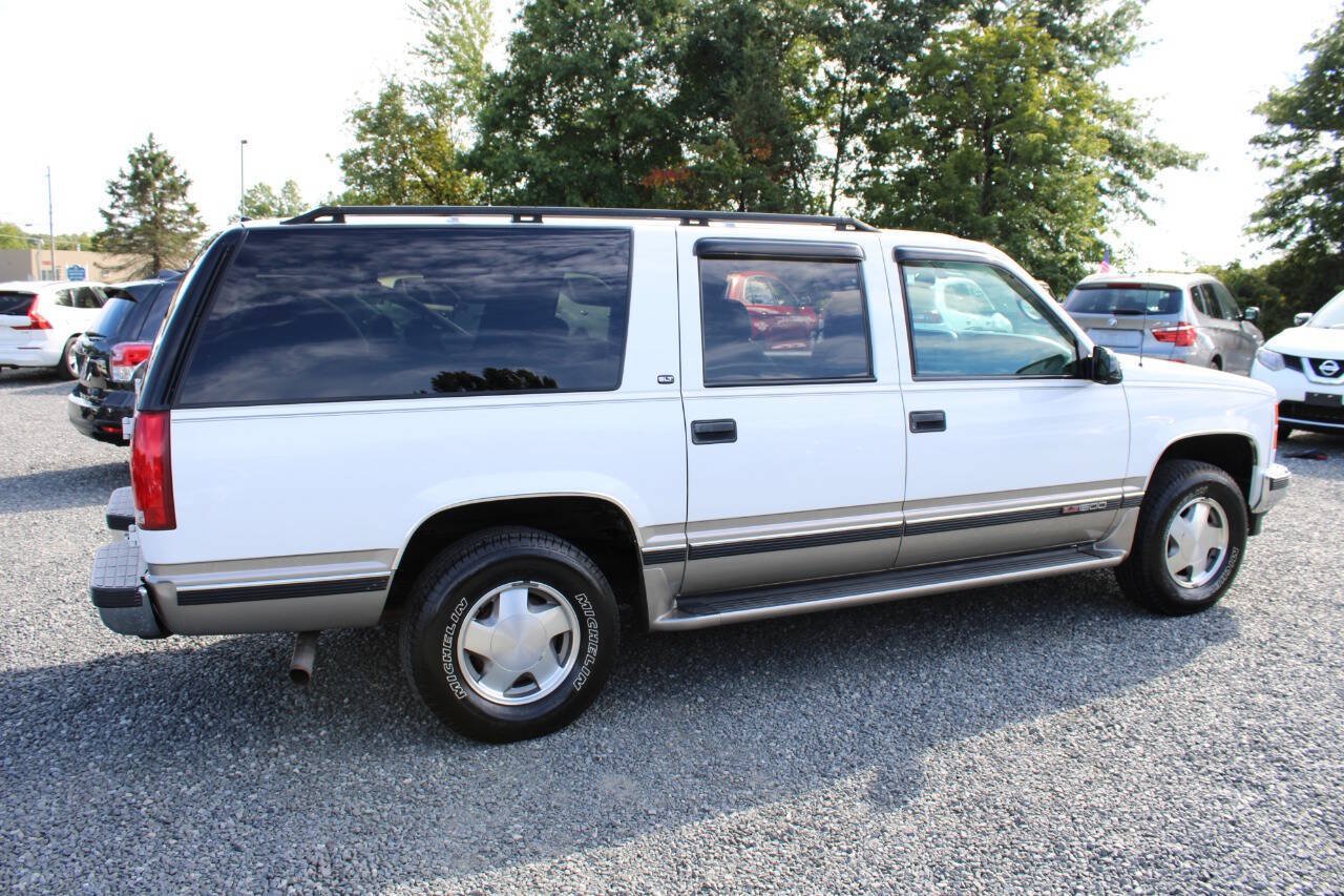 Used 1999 GMC Suburban 4WD w/ Marketing Opt Pkg 3 image 10