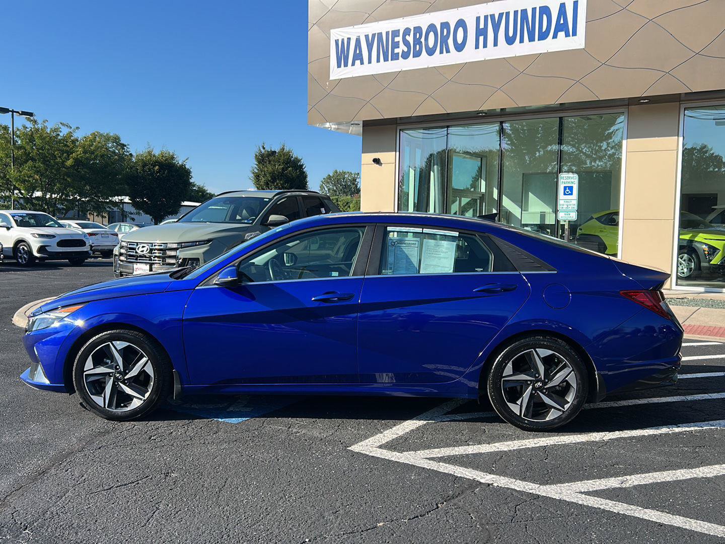 Certified 2023 Hyundai Elantra Limited FWD image 4