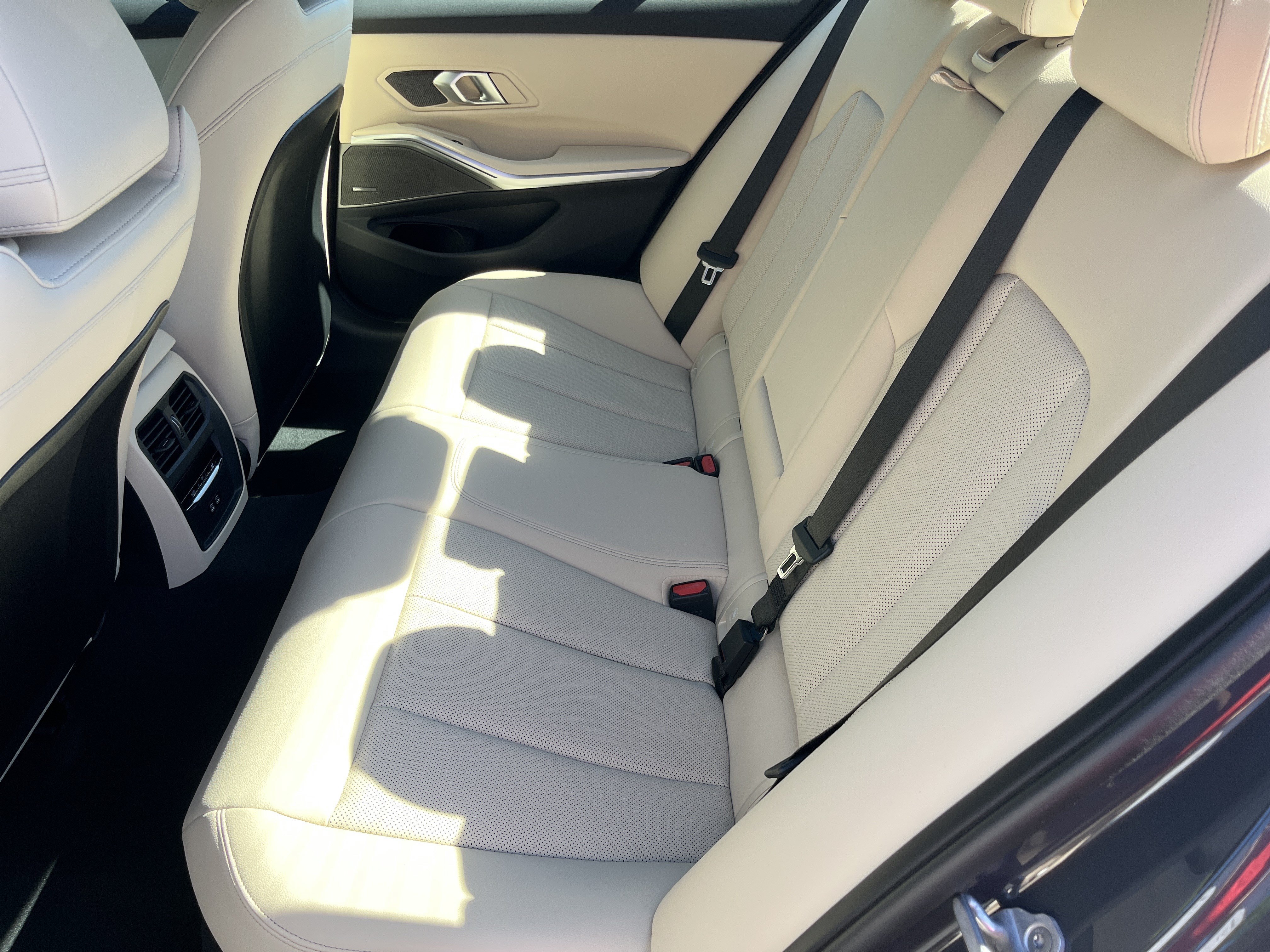 New 2026 BMW 330i Sedan w/ Premium Package RWD image 20