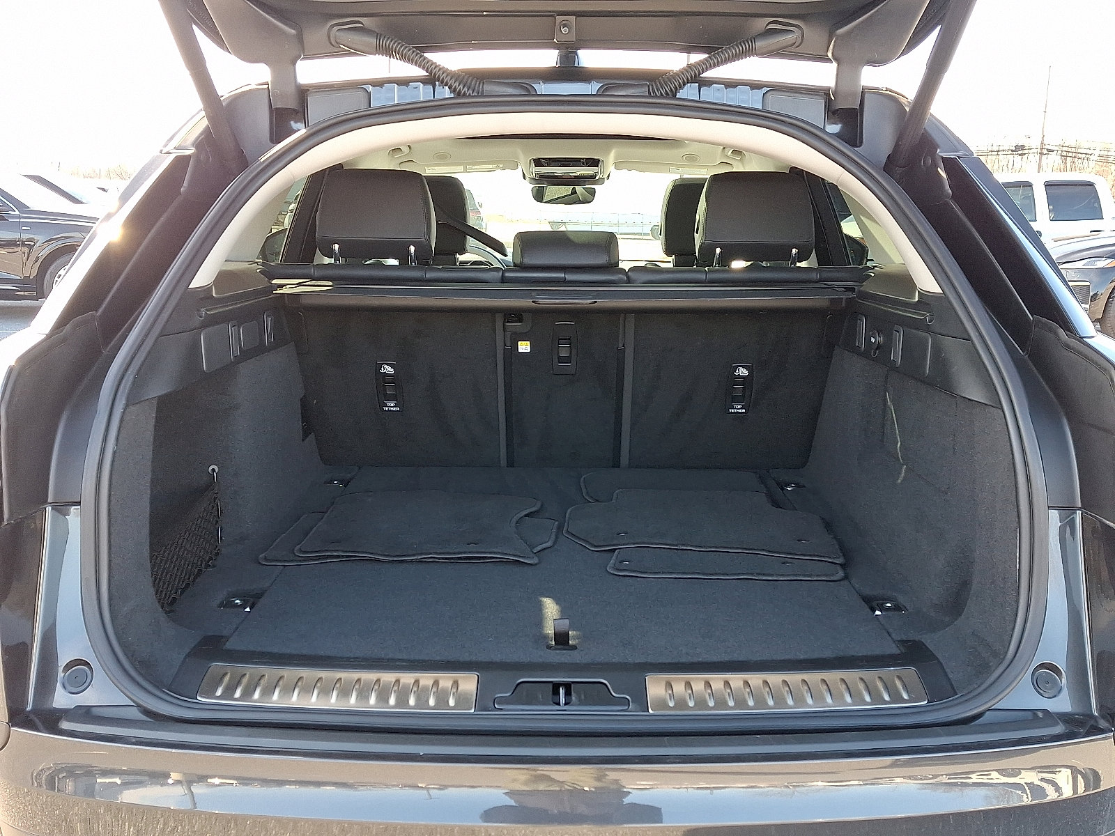 Used 2025 Land Rover Range Rover Velar S image 30