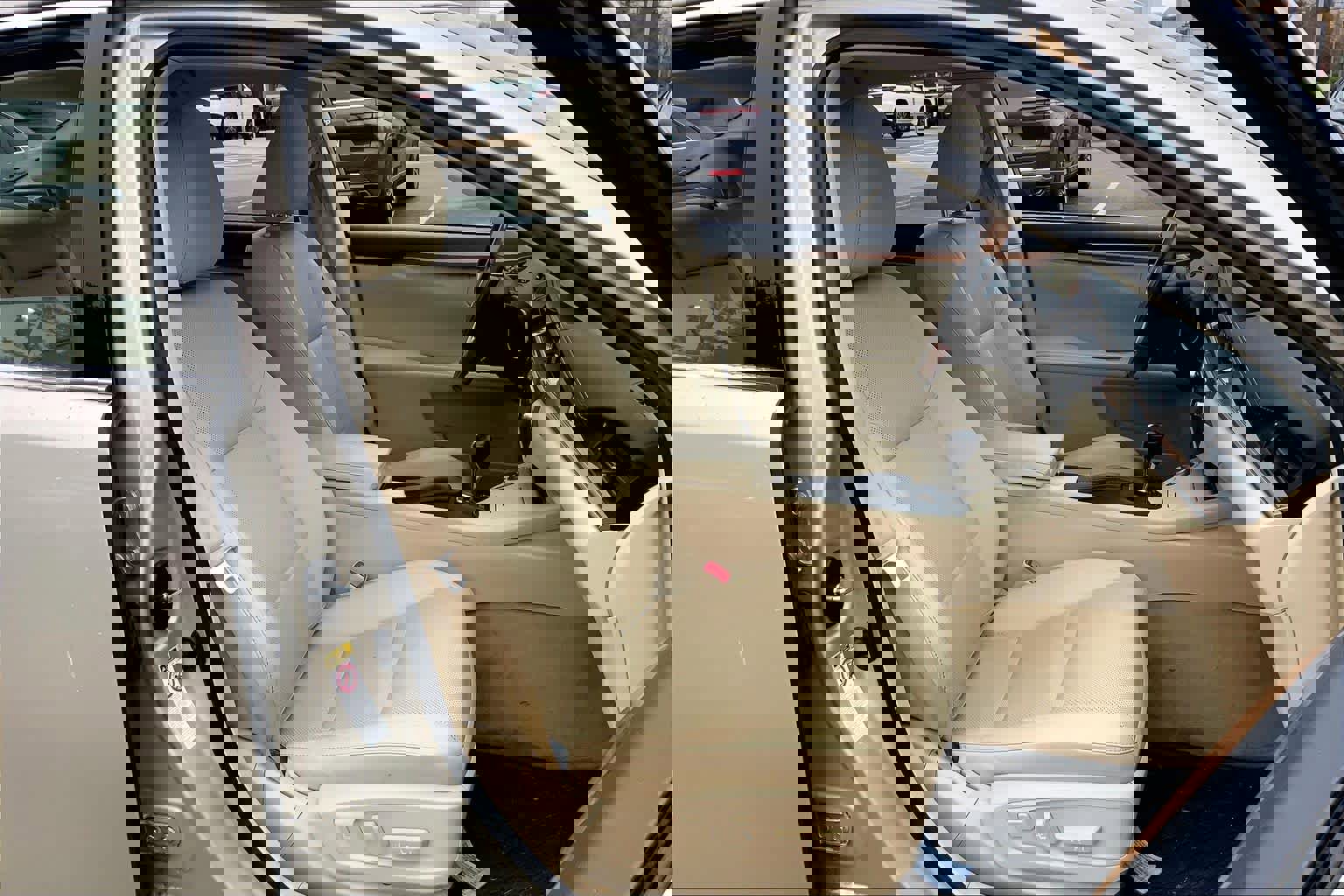 Used 2014 Lexus ES 300h w/ Premium Package w/Bamboo Trim image 9