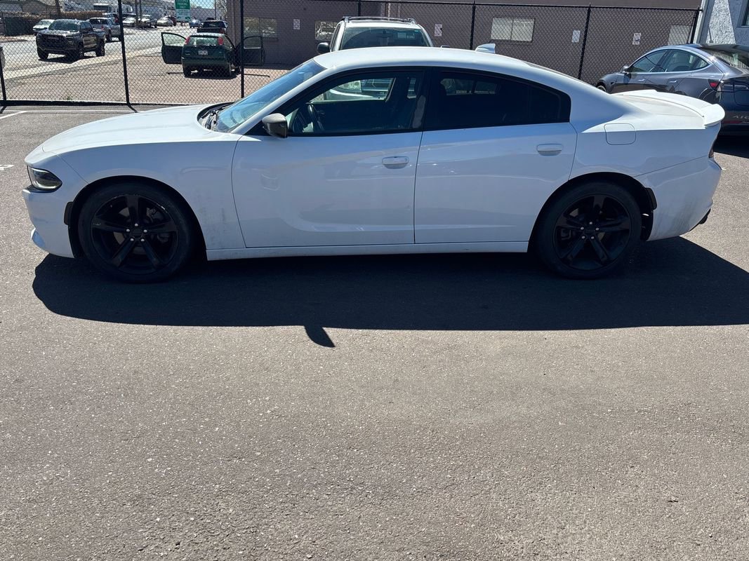 Used 2015 Dodge Charger R/T image 4