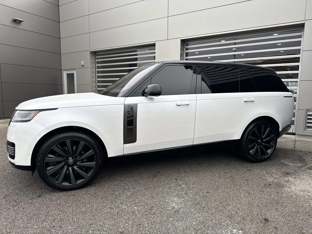 Used 2023 Land Rover Range Rover SV AWD/4WD image 3