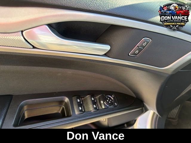 Used 2020 Ford Fusion SE image 10
