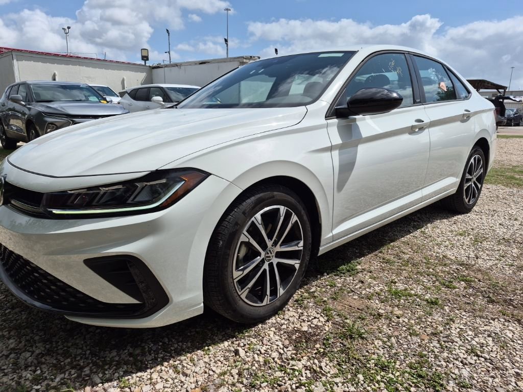 Used 2025 Volkswagen Jetta Sport FWD image 1