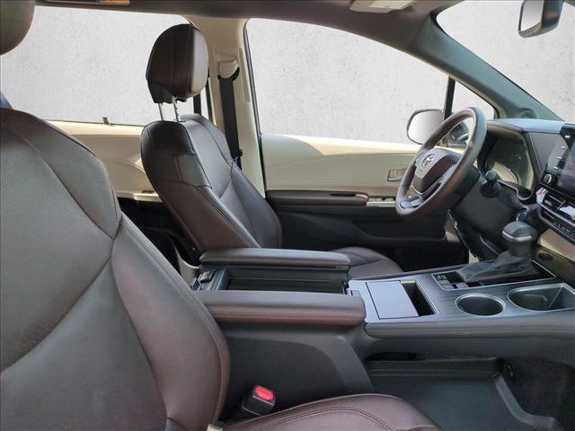 Used 2024 Toyota Sienna Platinum AWD/4WD image 23
