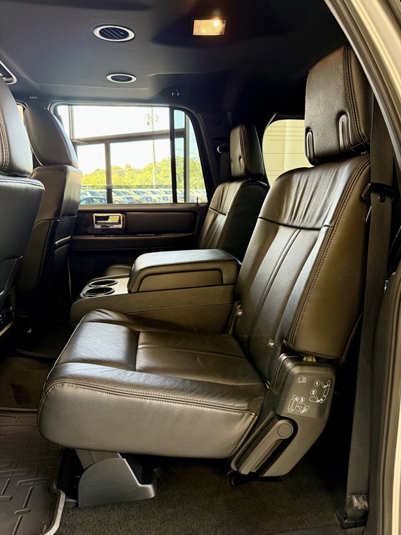 Used 2017 Lincoln Navigator L Reserve AWD/4WD image 17