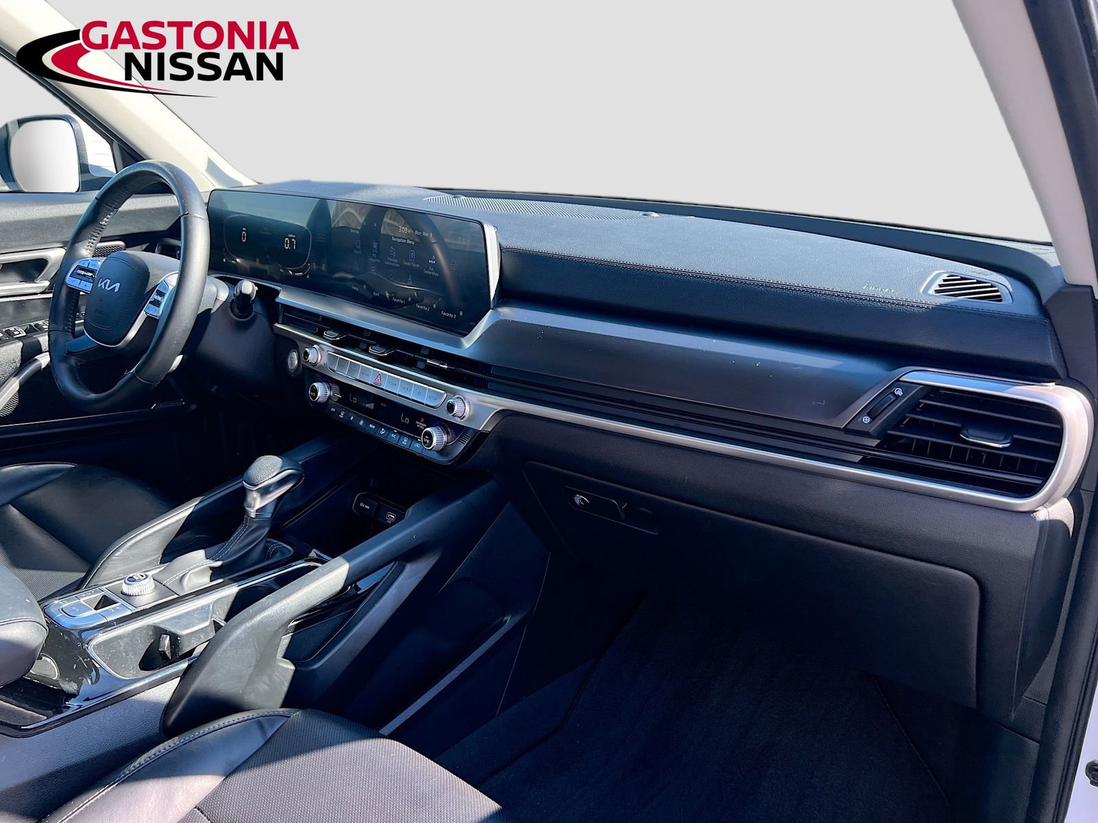 Used 2023 Kia Telluride LX image 39