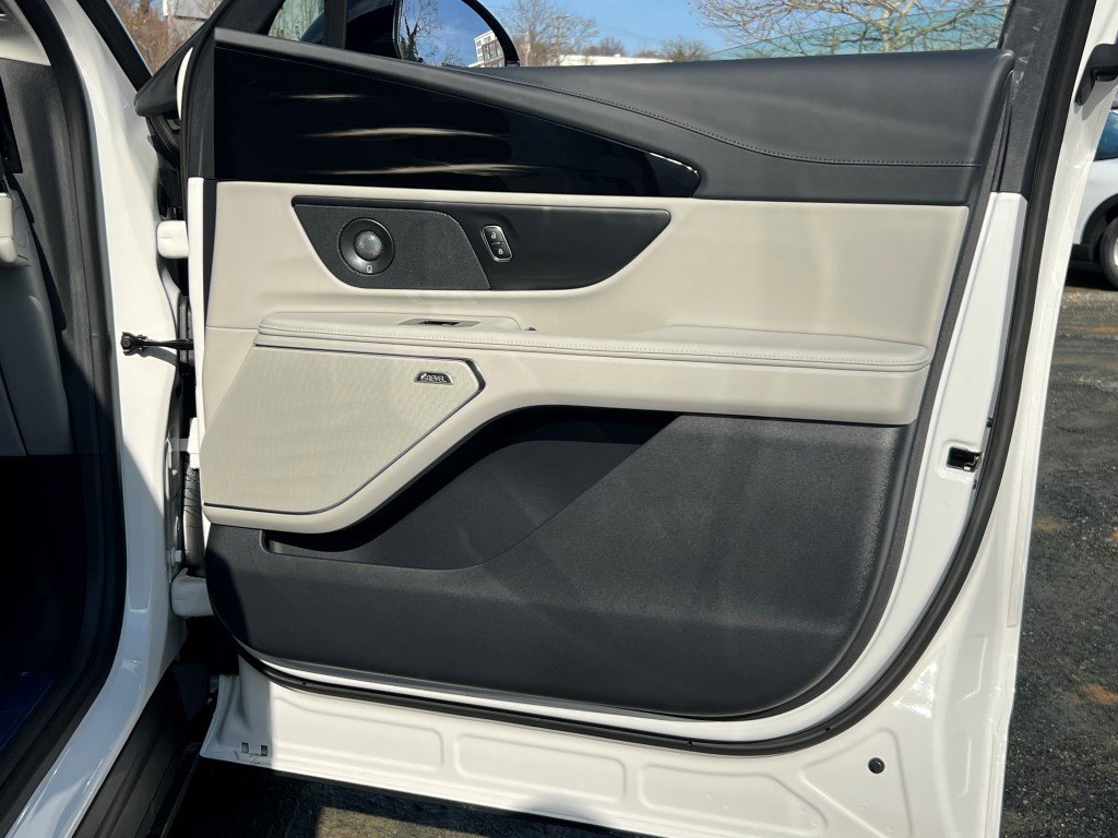 New 2026 Lincoln Nautilus Reserve w/ Jet Appearance Package image 7