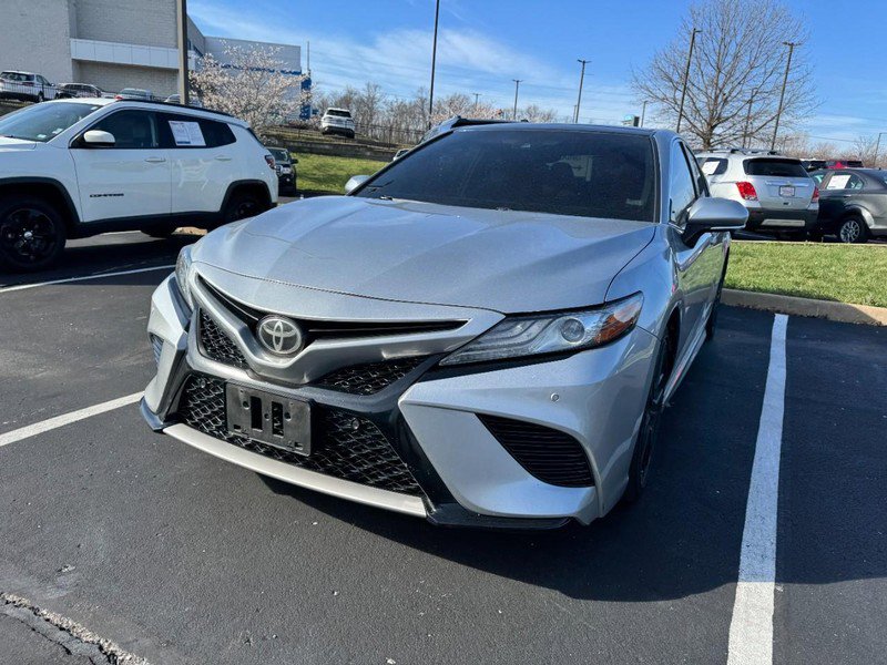 Used 2018 Toyota Camry XSE image 2