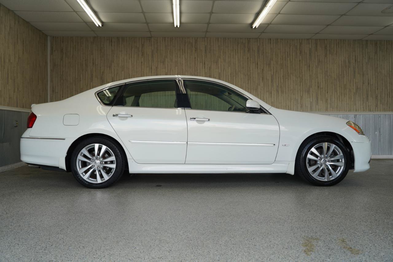 Used 2010 INFINITI M35 w/ Technology Pkg RWD image 6